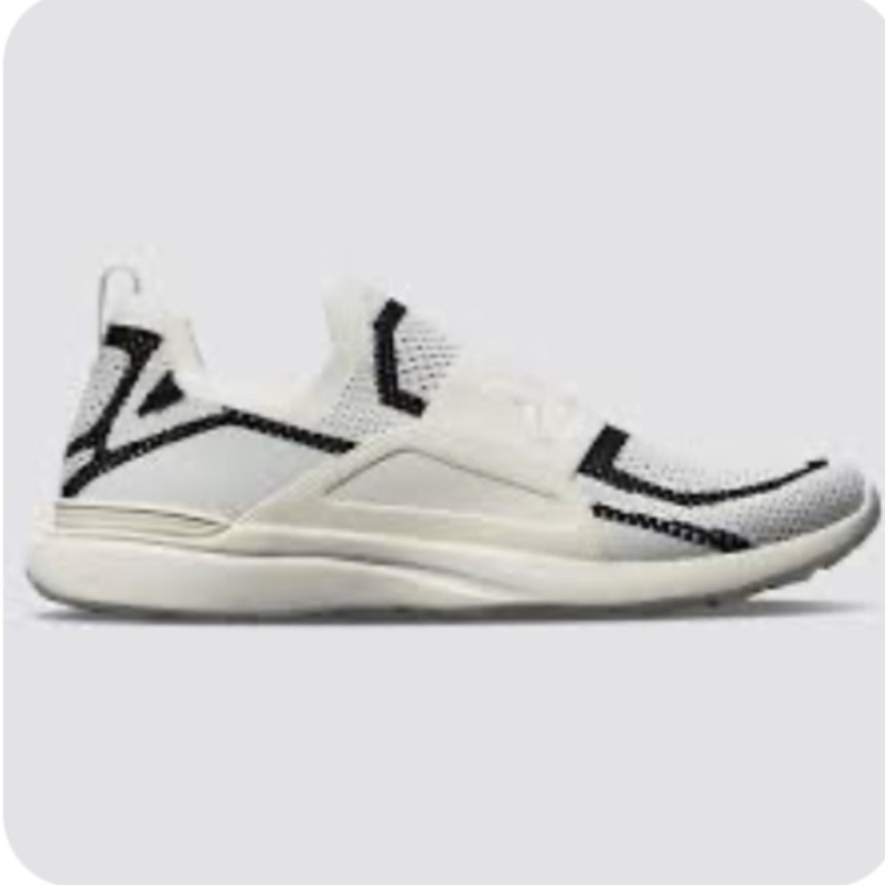 APL Techloom Bliss Slip On Sneakers Ivory and Black Men’s 9 Women’s 10.5 NWT